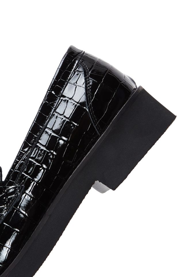 Women's Chain Detailed Leather Loafers