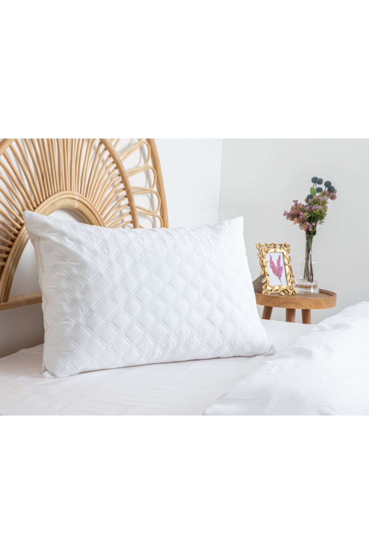 Star Quilted Pillow Protector 50x70 Cm White