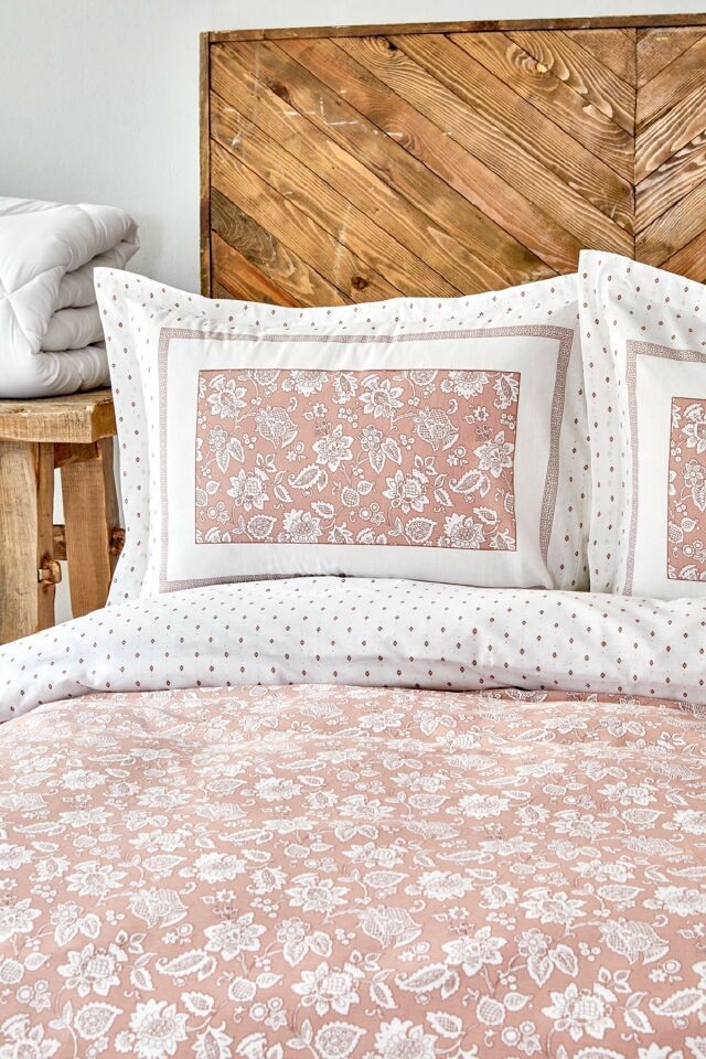 Celerina Pembe %100 Pamuk Çift Kişilik Fitted Lastikli Nevresim Takımı