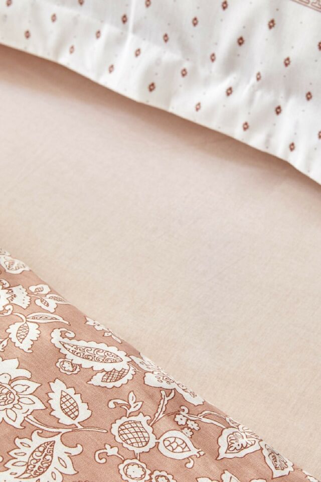 Celerina Pembe %100 Pamuk Çift Kişilik Fitted Lastikli Nevresim Takımı