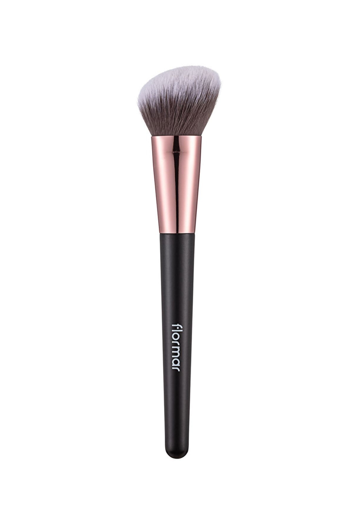 Kusursuz Uygulama Sağlayan Açılı Allık Fırçası - Flared Cut Blush Brush - 010