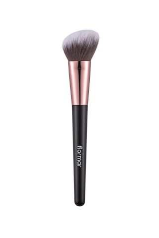 Kusursuz Uygulama Sağlayan Açılı Allık Fırçası - Flared Cut Blush Brush - 010