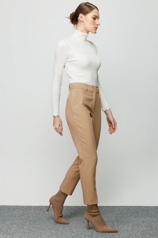 Ghisa Slit Trousers BEIGE